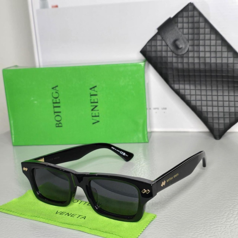 Bottega Veneta bold ribbon sunglasses